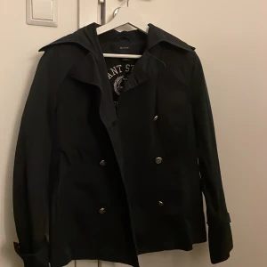 Gant  - Säljer min tunna gant jacka har inte använt den så mycket priset kan diskuteras 