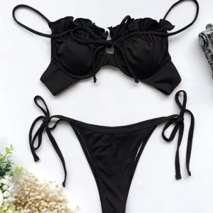 Bikini  - Super söt bikini sett som är slut på hemsidan, minns inte vart det är köpt men aldrig använt🤎