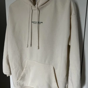 Hoodie  - Hoodie från AMISU, fint skick 