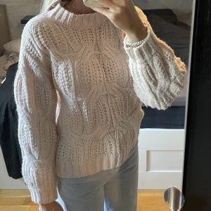 Stickad tröja - En jätte fin ljusrosa stickad tröja