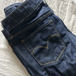 Levis 714 straight - Levis 714 i strl 26