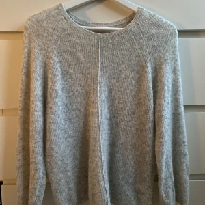 By marlene Birger tröja - Trekvarts tröja från by Marlene Birger, sparsamt använd! 