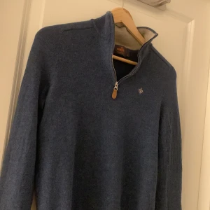 Morris half-zip - Säljer en jäkligt fet morris half-zip i storlek xs. 10/10 skick och knappt använd. 