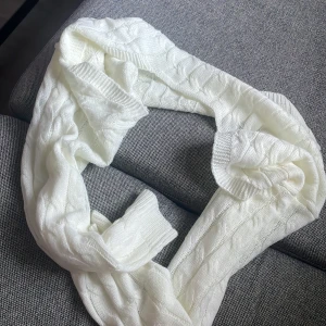 Kofta  - En vit fin kofta aldrig använt 