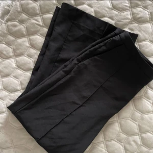 Kostym byxor från Ginatricot  - Som nya använt 1 gång. Storlek S