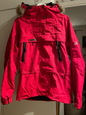 Anorak Mckinley - Oanvänd, normal i storleken.