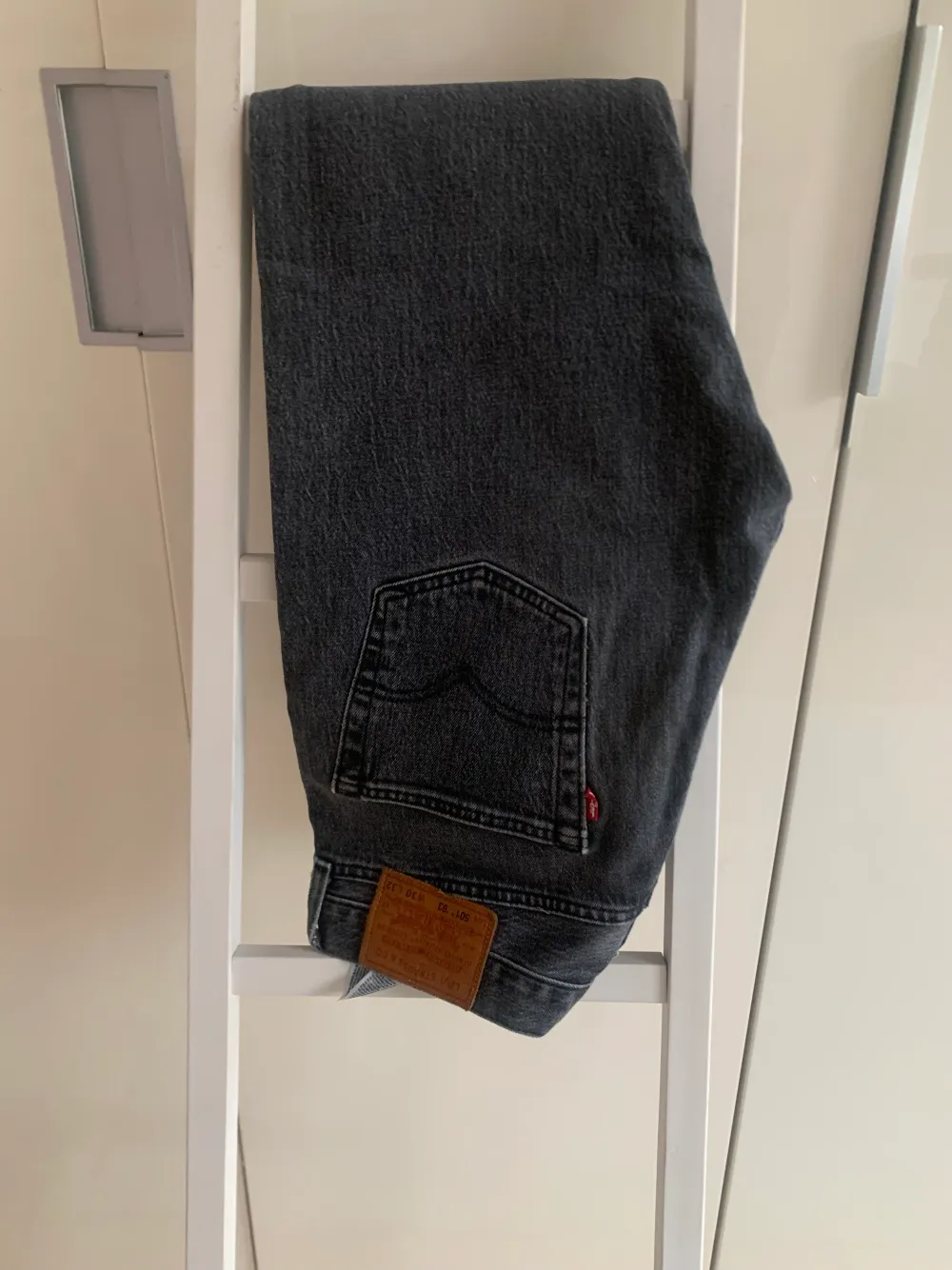 Svart/grå model 501  Superfint skick. Jeans & Byxor.
