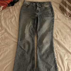 Utsvängda jeans - Jeans från Brandy Melville! Storlek xs/s 