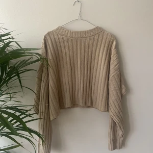 Stickad tröja - En mysig oversized tröja från Mad Lady 🍁