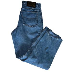 Clean Armani jeans köpta på sellpy.