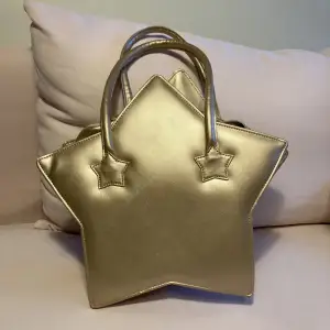 Så fin guldig lolitaväska från Taobao ⭐️ I gott skick! 