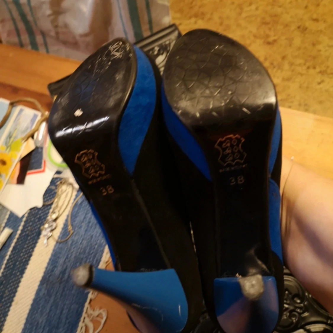 Svart blåa pumps  - 91