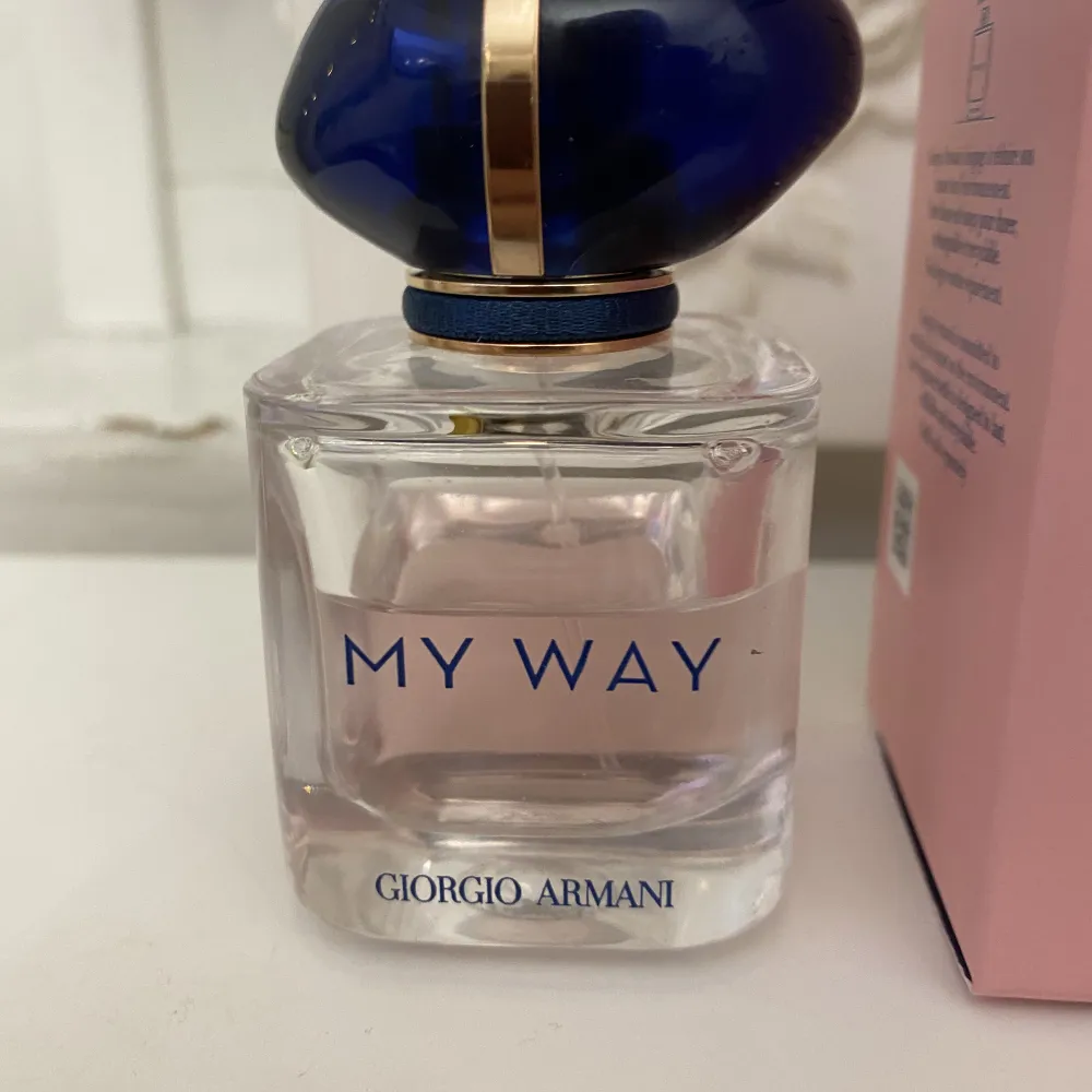 Säljer min Armani my way parfym då jag inte använder den längre💘 ungefär 2 tredjedelar kvar💞 nypris ca 630 mitt pris 390💘 hör av er vid frågor . Övrigt.