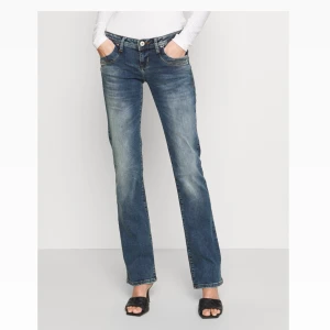 LTB jeans valerie  - Säljer mina nya lTB jeans Köpta för en månad sen använt typ 3 gånger. Nypris är 829kr. Storleken är 28X34 jag är 172 lång.❤️