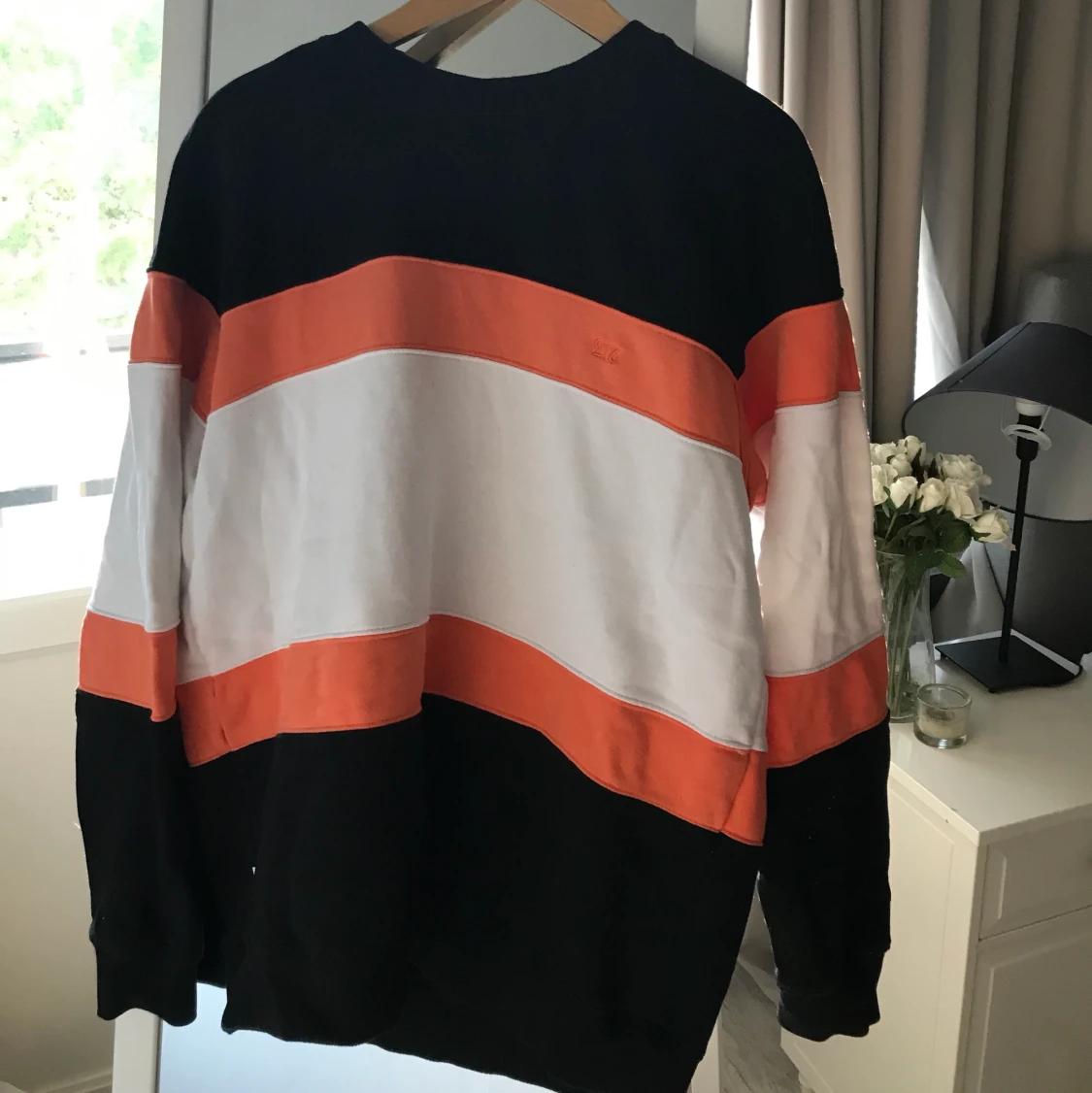 Tröja med olika färger