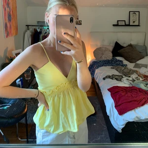 Gul topp fr Zara - Superfin topp som passar perfekt nu till sommaren