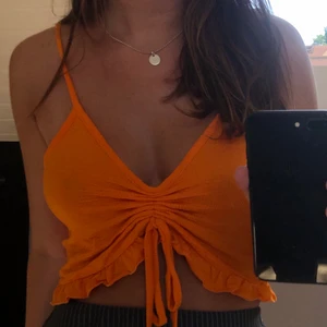 Oranget linne XS - Gulligt linne i oranget från bikbok i storlek XS. Pris 25kr+ frakt💞