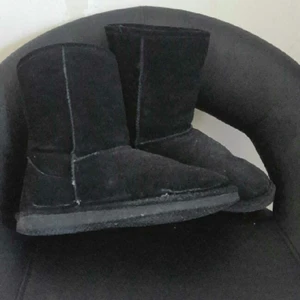  - Säljer mina otroligt sköna uggs från Ella Of Sweden. Storlek 40. Använda fåtal gånger. 