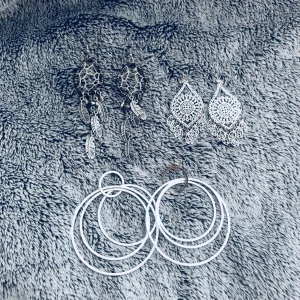  - Alla 250kr , ett par 100kr 