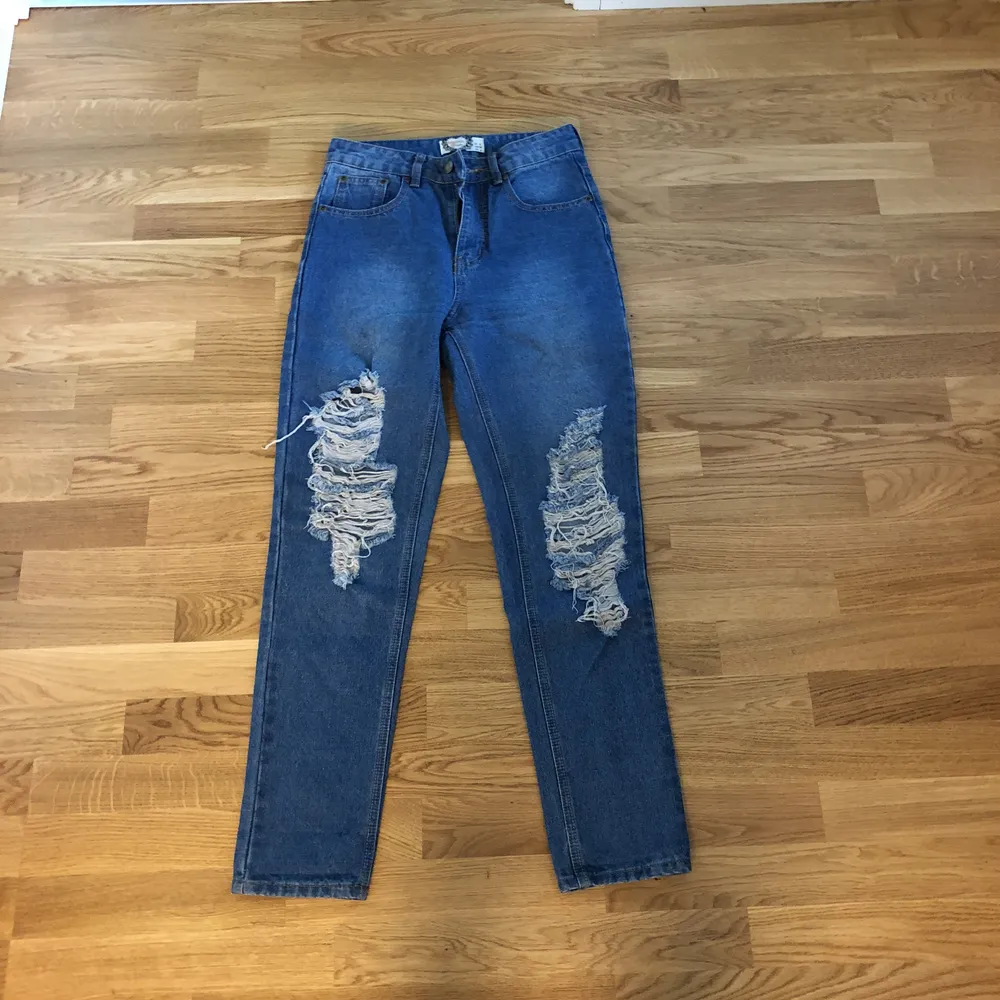 Assköna jeans hög midja . Jeans & Byxor.