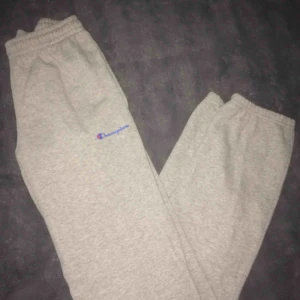  - Snygga Champion mjukisbyxor.