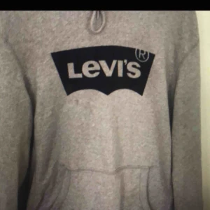  - Storlek M från herravdelningen. Köpt för 699. En liten fläck någonstans men syns knappt