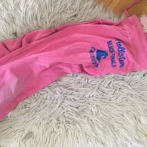  - Snygga mjukisar/yogapants från hollister prutbara. Sitter snyggt på röven