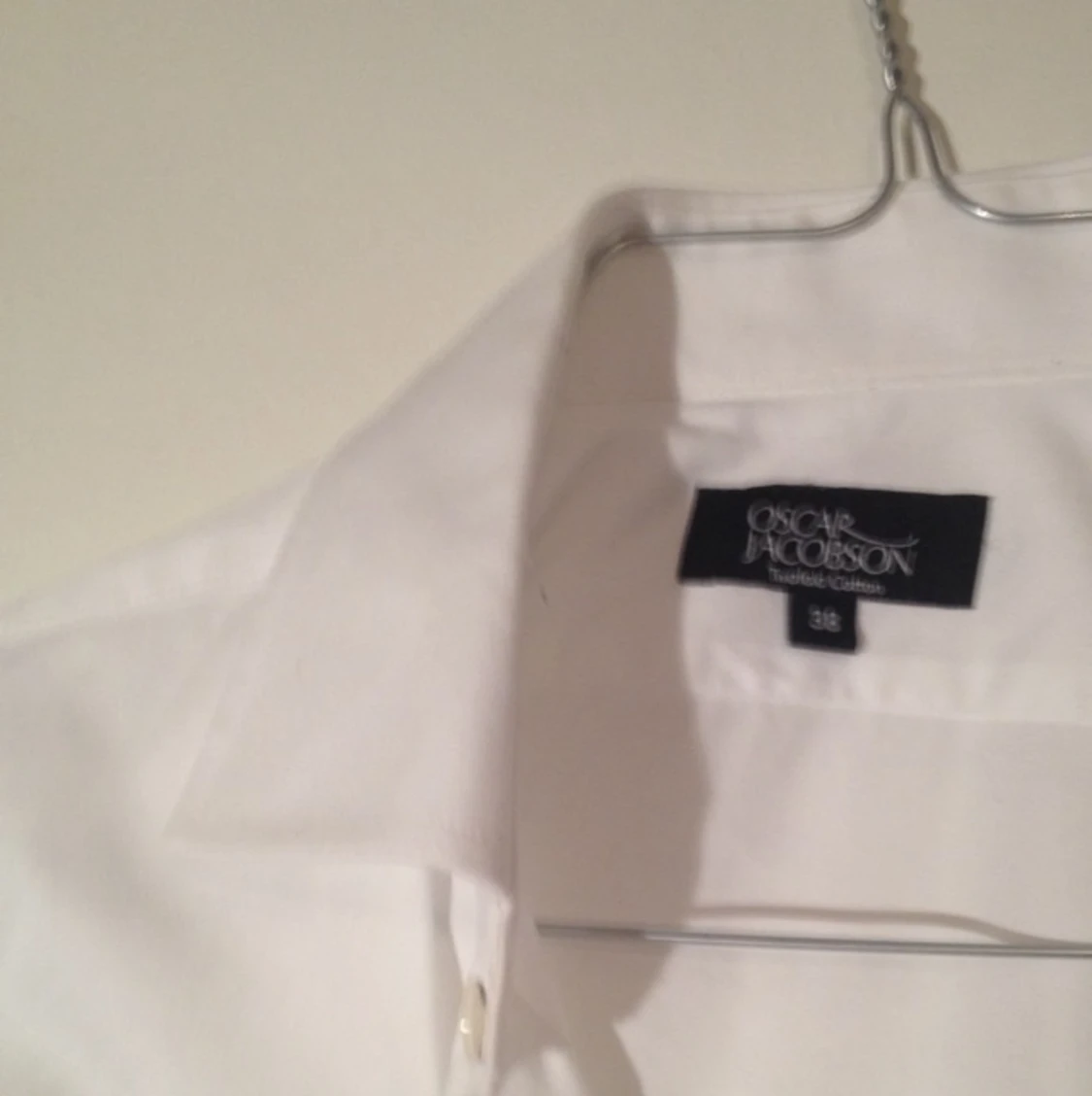 Skjorta Oscar Jacobsson. Knappt använd. Nypris 899 kr  - 1382473504