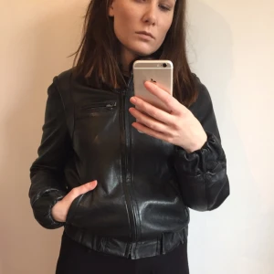  - Retro äkta skinnjacka. Mjuk och använd. 