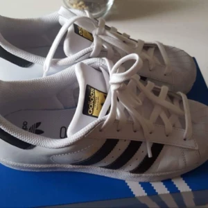  - Använt en gång. Stl. 37.5 550kr ingår frakt