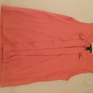  - Oanvänt linne från Mango 
Frakt tillkommer 