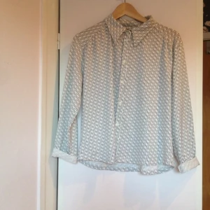 skjorta stl 40/42 mer en 38 - skjorta stl 40/42 mer en 38