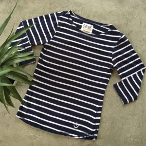  - Fin marin randig tröja från Etirel! 