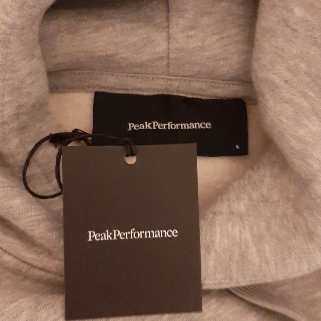 Peak performance hoodie - 91