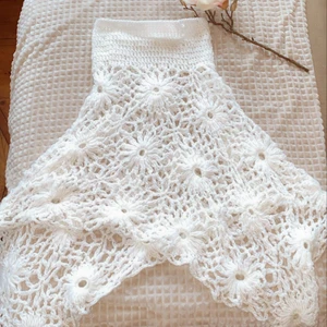 Poncho - Vit One size poncho säljes, super fin och varm. 