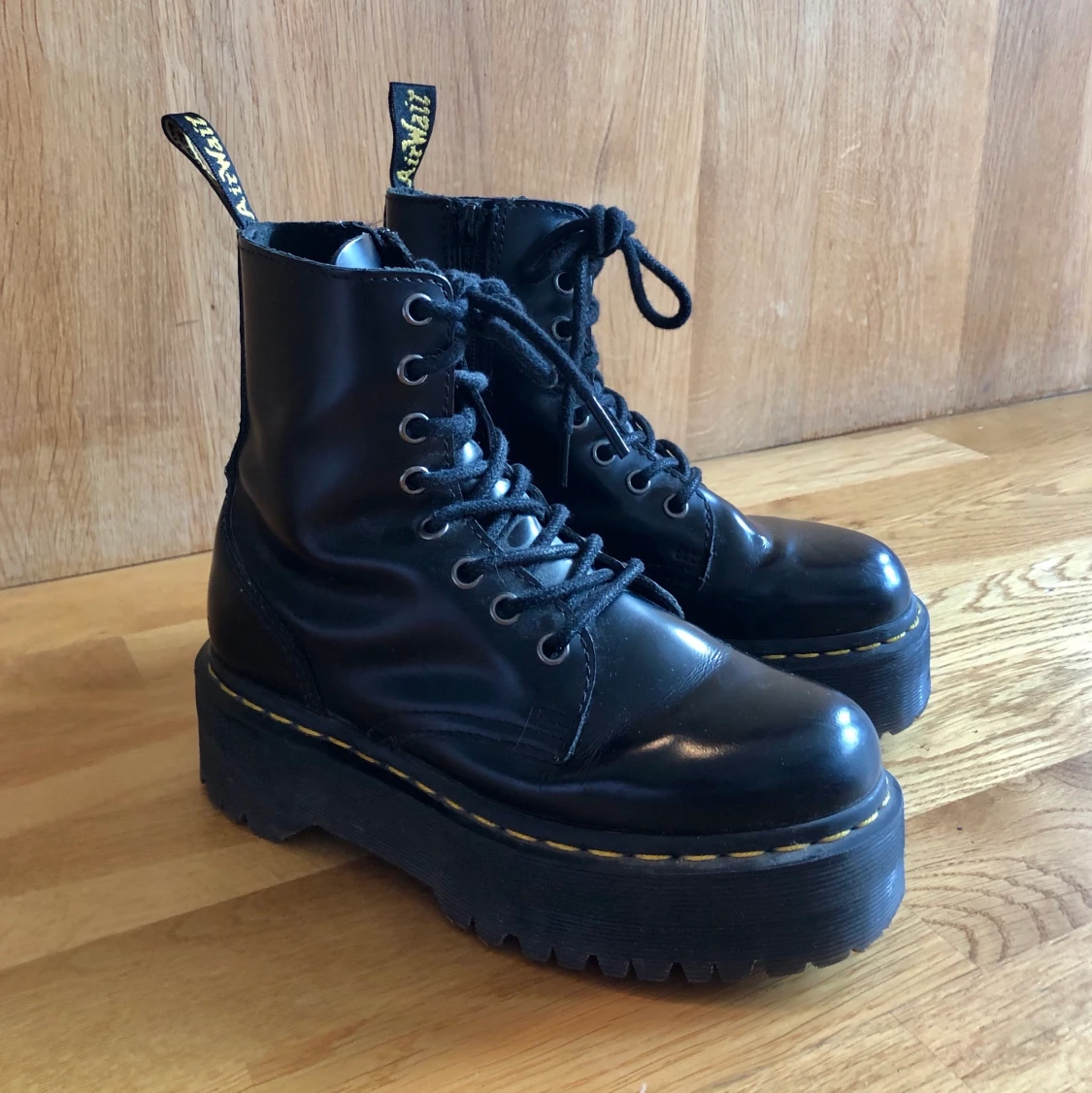 Dr. Martens Jadon
