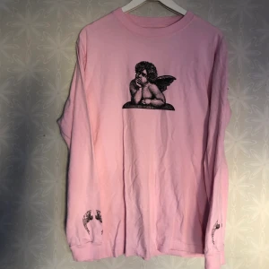 Långärmad  - Långärmad rosa tröja från Carlings, använt ett fåtal gånger. Säljer den för 80kr☺️