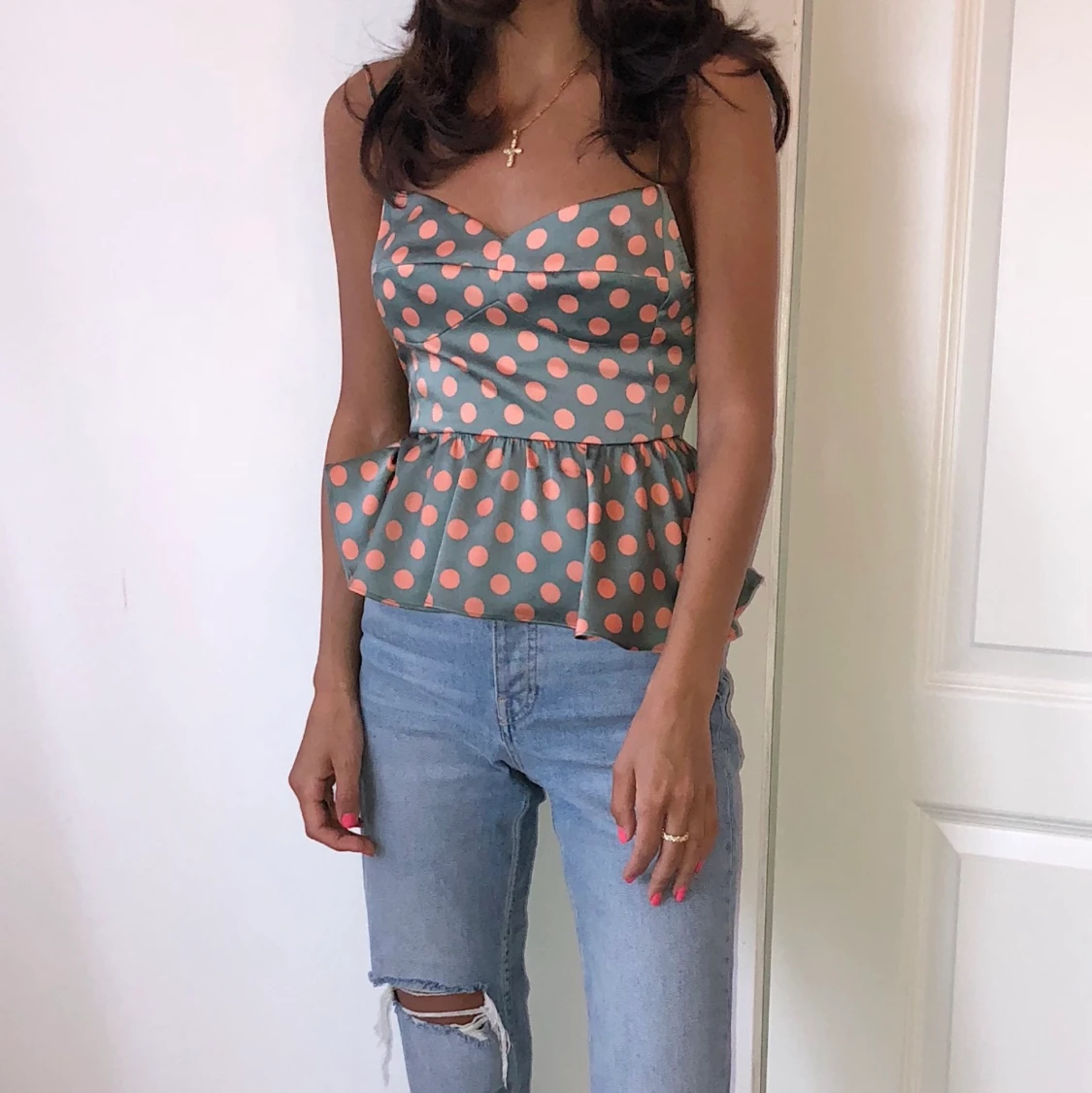 Prickig topp i satin