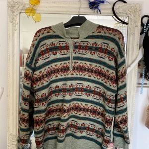 Stickad tröja  - Frakt: 66kr💞💞 hör av dig om du är intresserad 💞