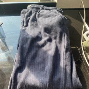 Kostym byxor från Jack and jones - Har aldrig använt dessa bara provat ! Varför jag säljer dessa är för att jag själv gillar inte byxorna !