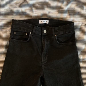 Wera jeans  - Svarta raka jeans från Wera! 200 kr och det är dina! 