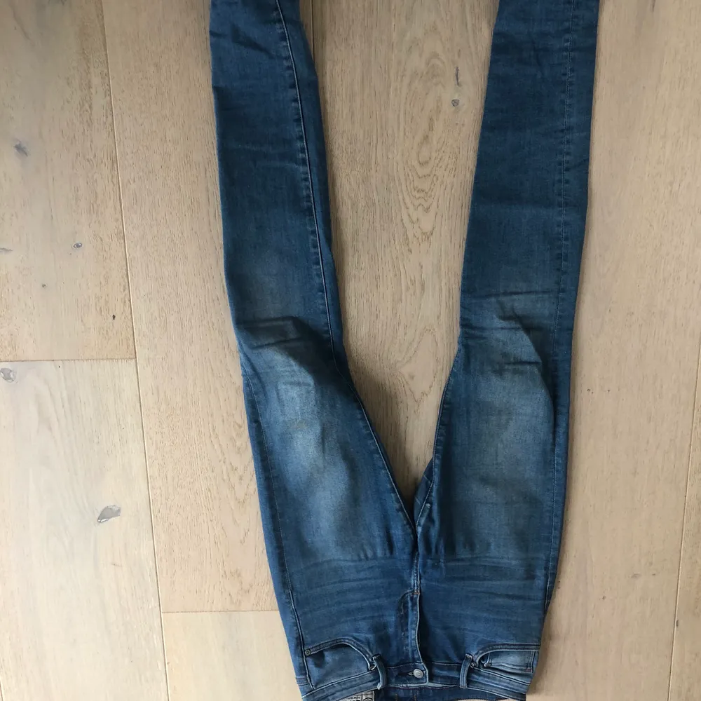 Raka jeans från Crocker, väldigt stretchiga i matrialet!. Jeans & Byxor.
