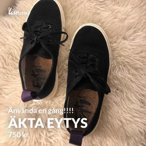 Äkta eytys storlek 36 - Säljer mina eytys då jag klickade hem dem i för liten storlek, dem är använda en gång. Dem är i fint skick, inte alls smutsiga eller söndriga någonstans, dem vita fläckarna på bilderna är ifrån tvätten då dem var blöta men det är borta nu då dem torkat. (Frakt ingår i priset)