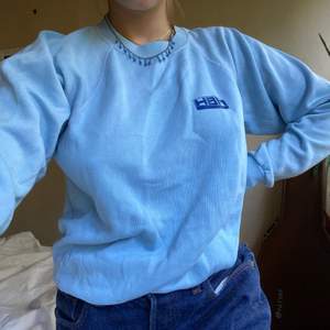Jätte fin blå ”sweatshirt” tröja i bra skick❣️❣️ budgivning i kommentarerna💞