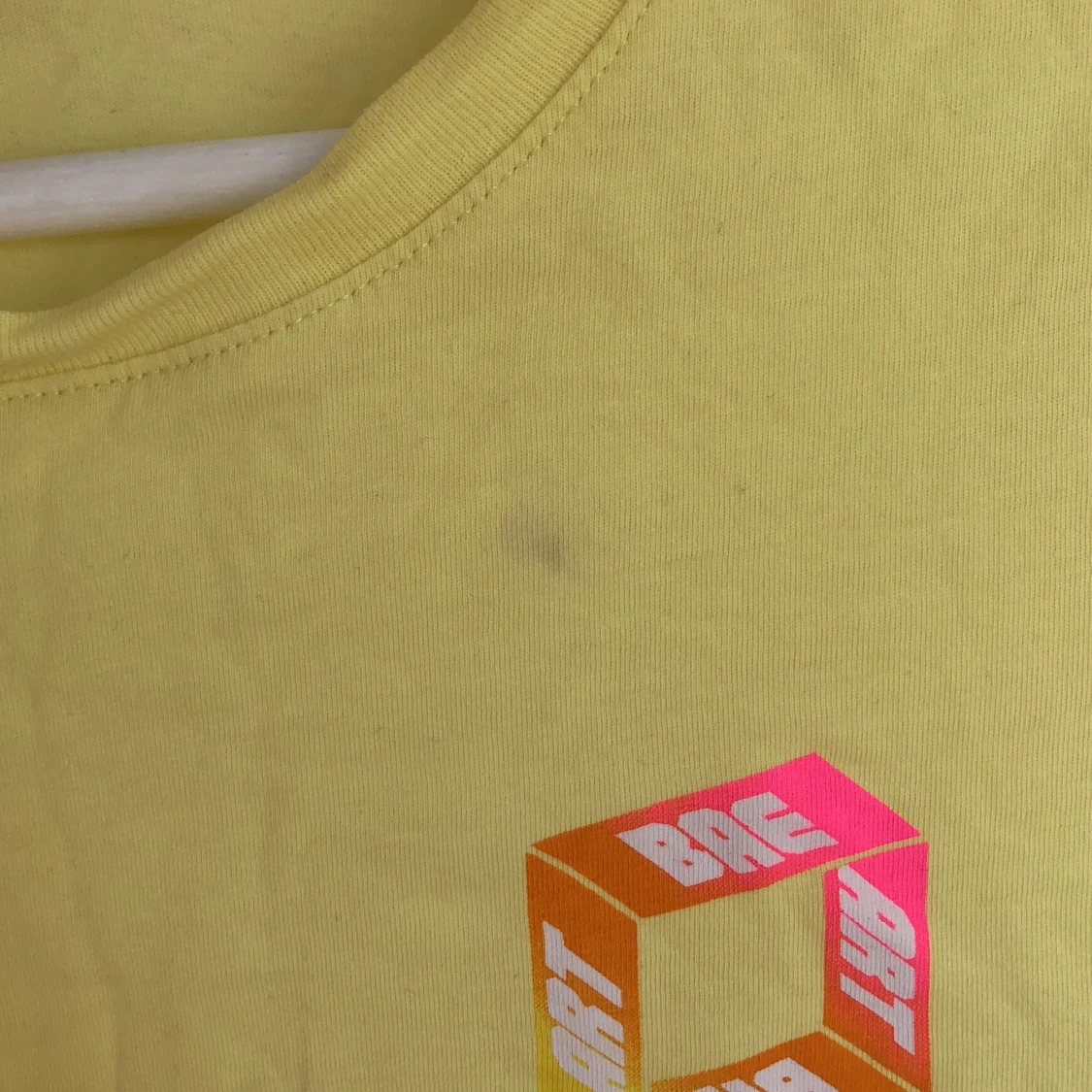 Neongul t-shirt med tryck💛 - 91