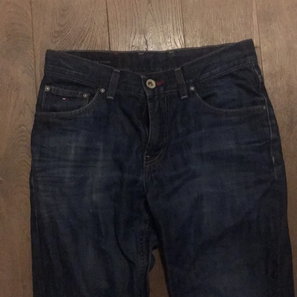 Jeans från Tommy Hilfiger, äkta vara. I fint skick (använda några få gånger). Kan skickas eller mötas i Stockholm.. Jeans & Byxor.