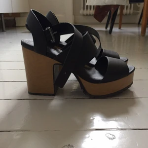  - Skor från Monki, använda en gång!🌟