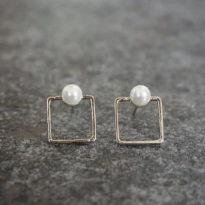  - nya örhängen / material: nickel, rodium