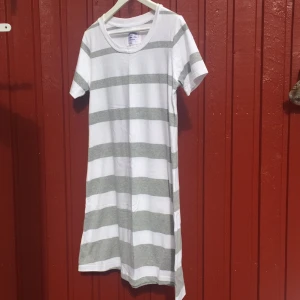  - Köparen står för frakt.