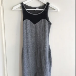  - Snygg tight klänning från hm använd fåtal gånger